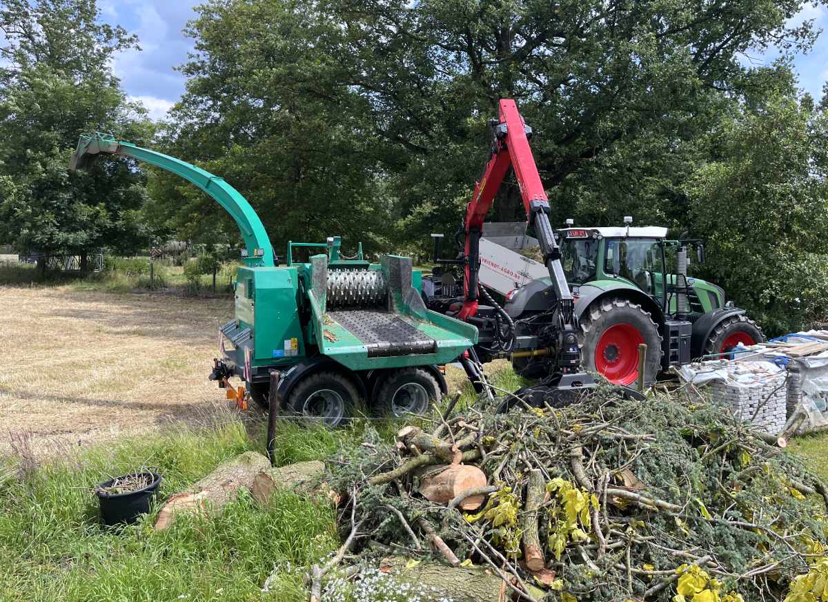 houthakselaar voor takken en bomen 